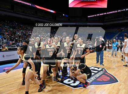 Thumbnail 2 in Summer Creek vs South Grand Prairie (UIL 6A State Semifinal) photogallery.
