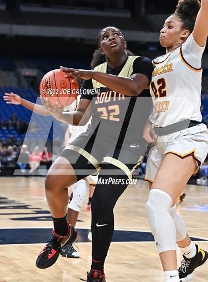 Thumbnail 2 in Summer Creek vs South Grand Prairie (UIL 6A State Semifinal) photogallery.