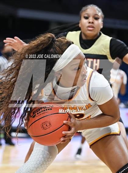 Thumbnail 2 in Summer Creek vs South Grand Prairie (UIL 6A State Semifinal) photogallery.