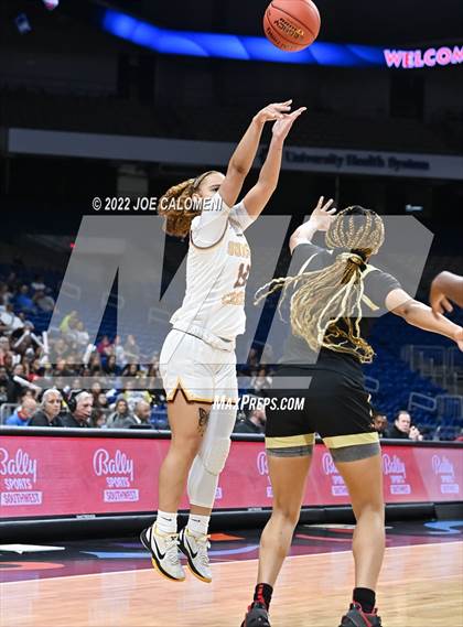 Thumbnail 1 in Summer Creek vs South Grand Prairie (UIL 6A State Semifinal) photogallery.