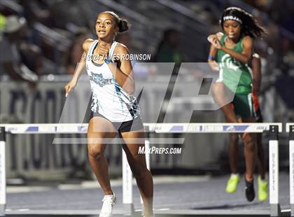 Thumbnail 1 in FHSAA 4A Region 1 (400 Meter Hurdles) photogallery.