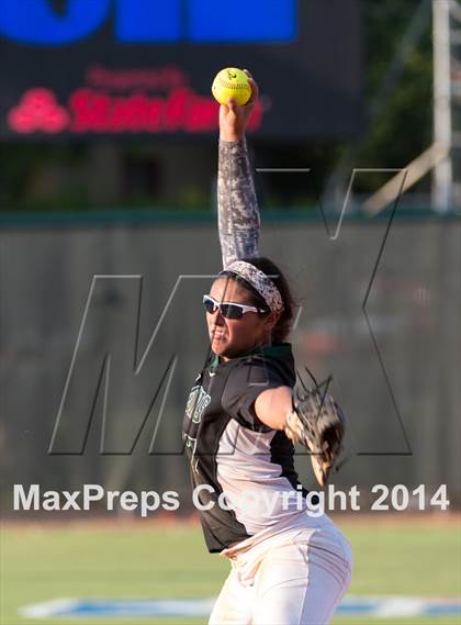 Thumbnail 2 in The Woodlands vs. Southwest (UIL 5A Semifinal Playoff) photogallery.