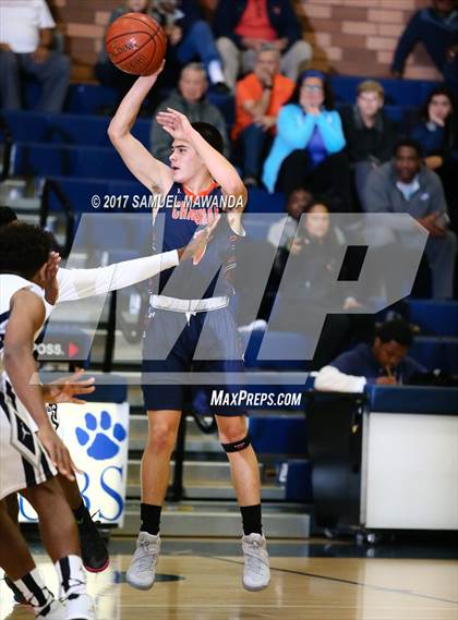Thumbnail 1 in Chaminade vs  Loyola photogallery.