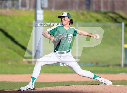 Thumbnail 2 in Bishop Amat @ Bonita photogallery.
