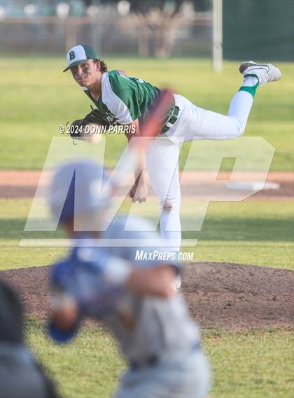 Thumbnail 2 in Bishop Amat @ Bonita photogallery.