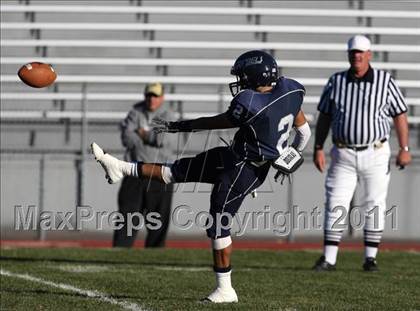 Thumbnail 2 in Columbine vs. Mountain Vista (CHSAA 5A Playoffs) photogallery.