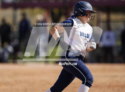 Thumbnail 2 in Valor Christian vs Chaparral (CHSAA 5A Round of 16) photogallery.