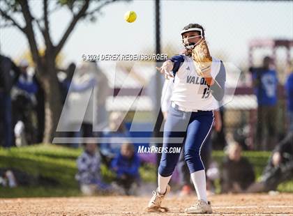 Thumbnail 1 in Valor Christian vs Chaparral (CHSAA 5A Round of 16) photogallery.