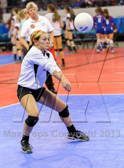 Thumbnail 2 in Manitou Springs vs. Sterling (CHSAA 3A Pool III) photogallery.