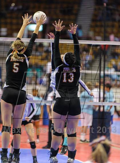 Thumbnail 3 in Manitou Springs vs. Sterling (CHSAA 3A Pool III) photogallery.