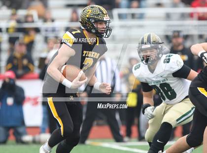 Thumbnail 2 in Belle Vernon vs. Northwestern Lehigh (PIAA 3A Final) photogallery.