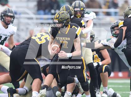 Thumbnail 2 in Belle Vernon vs. Northwestern Lehigh (PIAA 3A Final) photogallery.