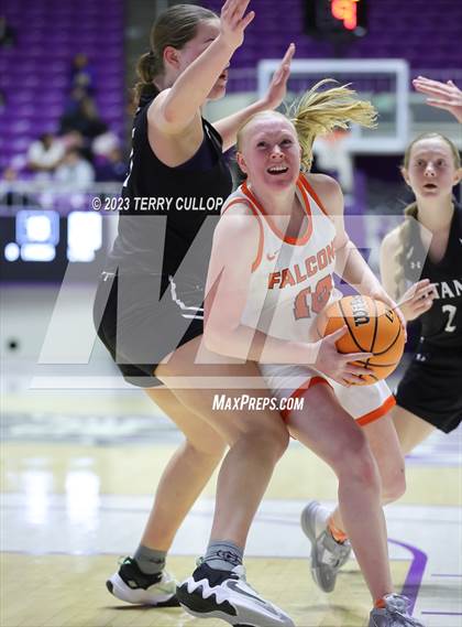 Thumbnail 1 in Syracuse vs. Skyridge (UHSAA 6A Quarterfinal) photogallery.