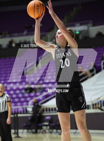 Thumbnail 3 in Syracuse vs. Skyridge (UHSAA 6A Quarterfinal) photogallery.