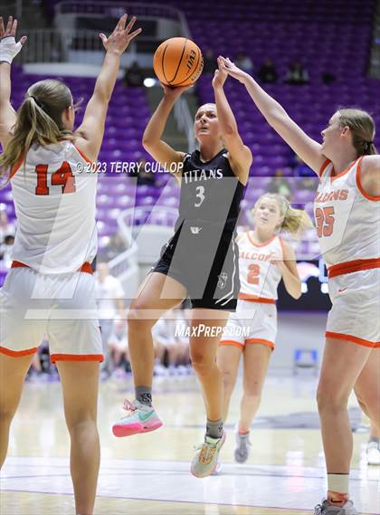 Thumbnail 3 in Syracuse vs. Skyridge (UHSAA 6A Quarterfinal) photogallery.