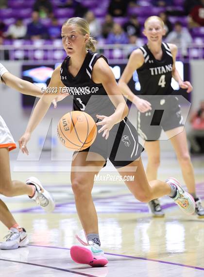 Thumbnail 3 in Syracuse vs. Skyridge (UHSAA 6A Quarterfinal) photogallery.