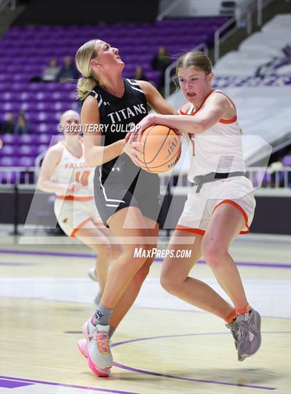 Thumbnail 1 in Syracuse vs. Skyridge (UHSAA 6A Quarterfinal) photogallery.