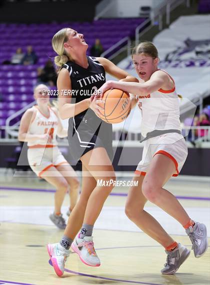 Thumbnail 2 in Syracuse vs. Skyridge (UHSAA 6A Quarterfinal) photogallery.