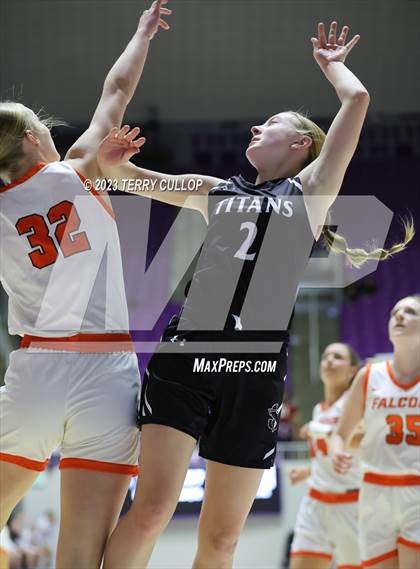 Thumbnail 1 in Syracuse vs. Skyridge (UHSAA 6A Quarterfinal) photogallery.