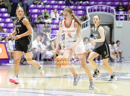 Thumbnail 2 in Syracuse vs. Skyridge (UHSAA 6A Quarterfinal) photogallery.