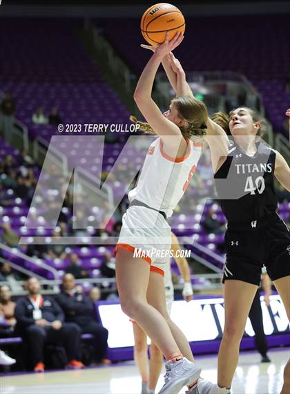 Thumbnail 3 in Syracuse vs. Skyridge (UHSAA 6A Quarterfinal) photogallery.