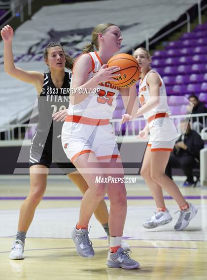 Thumbnail 1 in Syracuse vs. Skyridge (UHSAA 6A Quarterfinal) photogallery.