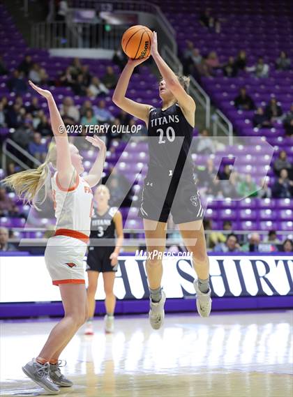 Thumbnail 2 in Syracuse vs. Skyridge (UHSAA 6A Quarterfinal) photogallery.