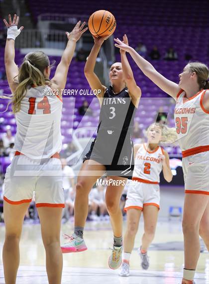 Thumbnail 1 in Syracuse vs. Skyridge (UHSAA 6A Quarterfinal) photogallery.