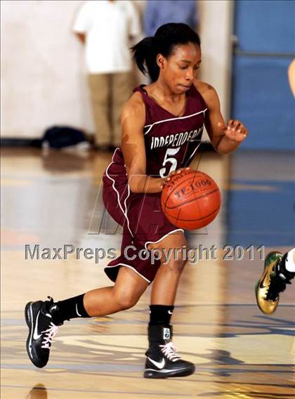 Thumbnail 1 in St. Joseph vs. Independence (CIF State D3 SoCal Playoffs) photogallery.