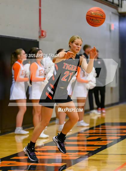 Thumbnail 3 in Cheyenne Wells @ Elkhart photogallery.