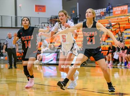 Thumbnail 2 in Cheyenne Wells @ Elkhart photogallery.