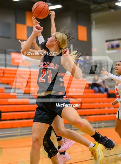 Thumbnail 2 in Cheyenne Wells @ Elkhart photogallery.