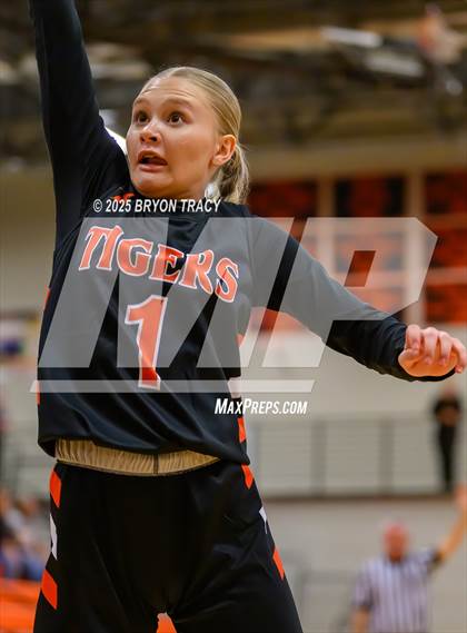 Thumbnail 2 in Cheyenne Wells @ Elkhart photogallery.