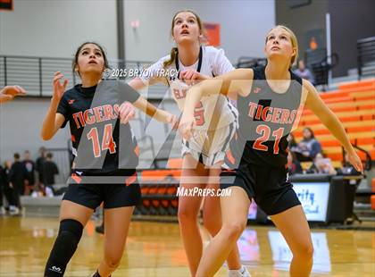 Thumbnail 1 in Cheyenne Wells @ Elkhart photogallery.