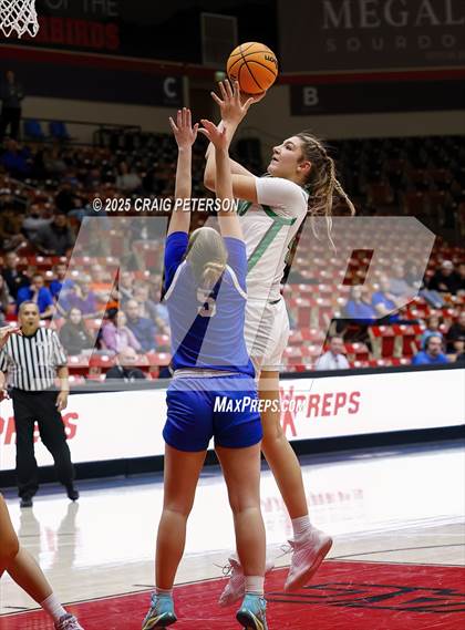 Thumbnail 3 in Dixie vs. Provo (UHSAA 4A Quarterfinal) photogallery.