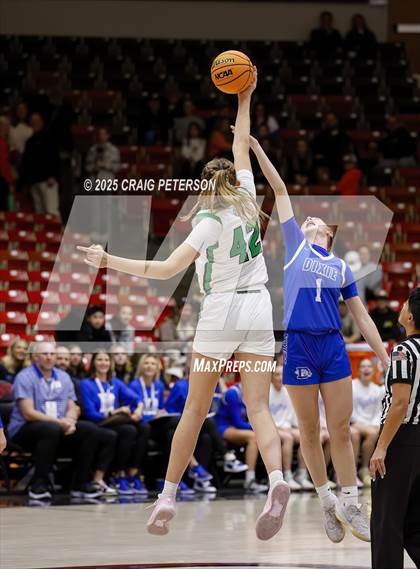 Thumbnail 2 in Dixie vs. Provo (UHSAA 4A Quarterfinal) photogallery.
