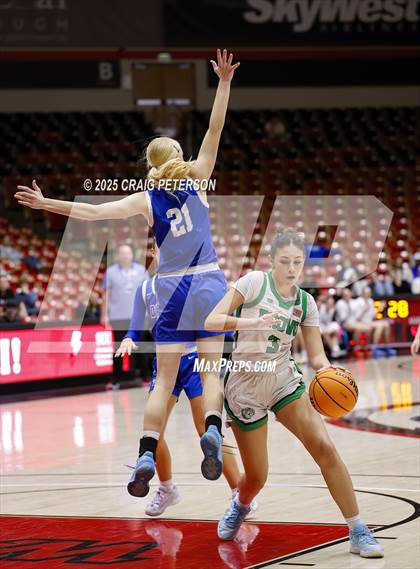 Thumbnail 3 in Dixie vs. Provo (UHSAA 4A Quarterfinal) photogallery.