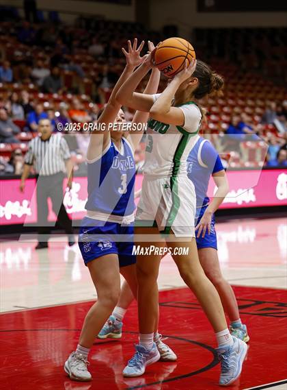Thumbnail 2 in Dixie vs. Provo (UHSAA 4A Quarterfinal) photogallery.