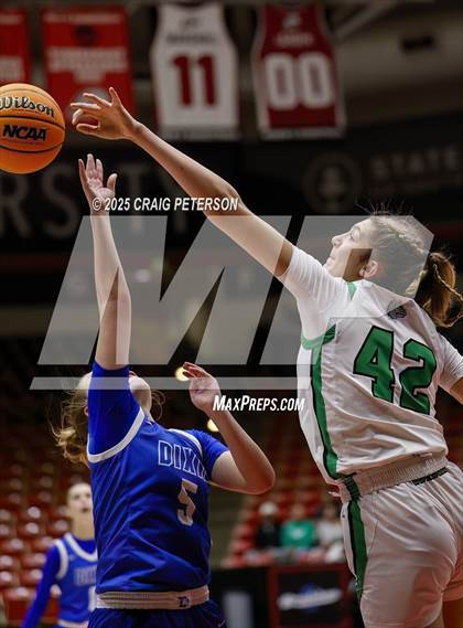 Thumbnail 3 in Dixie vs. Provo (UHSAA 4A Quarterfinal) photogallery.