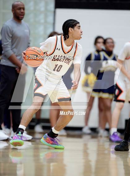 Thumbnail 3 in Lamar vs Haltom photogallery.