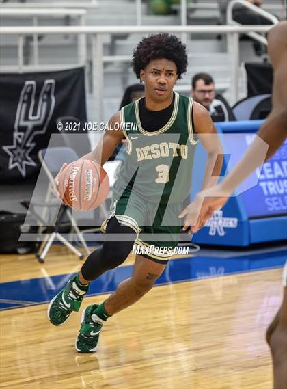 Thumbnail 2 in Killeen vs Desoto (Spurs High School Showcase) photogallery.