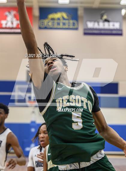 Thumbnail 1 in Killeen vs Desoto (Spurs High School Showcase) photogallery.
