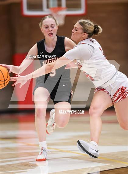 Thumbnail 1 in Wiggins vs. Centauri (CHSAA 3A Great 8) photogallery.