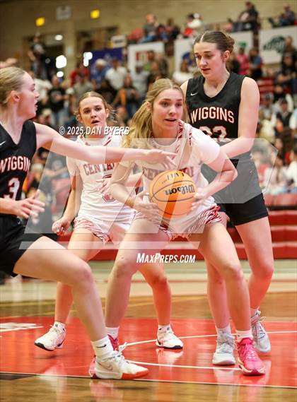 Thumbnail 1 in Wiggins vs. Centauri (CHSAA 3A Great 8) photogallery.