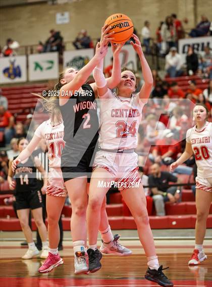 Thumbnail 2 in Wiggins vs. Centauri (CHSAA 3A Great 8) photogallery.