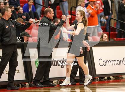 Thumbnail 1 in Wiggins vs. Centauri (CHSAA 3A Great 8) photogallery.