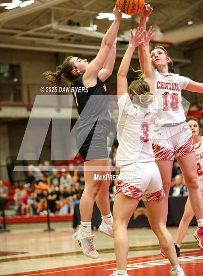 Thumbnail 1 in Wiggins vs. Centauri (CHSAA 3A Great 8) photogallery.