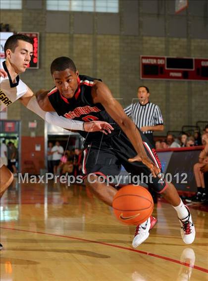 Thumbnail 3 in Westchester vs. Capistrano Valley (Nike Extravaganza) photogallery.