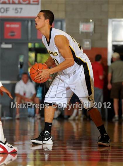 Thumbnail 2 in Westchester vs. Capistrano Valley (Nike Extravaganza) photogallery.