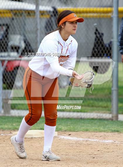 Thumbnail 2 in Stockdale vs. Selma photogallery.